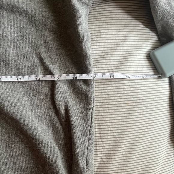 Stella and Dot exaggerated puff sleeve sweatshirt - heather grey - Picture 9 of 9